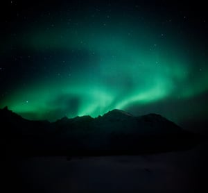 Aurora_Mountains_02